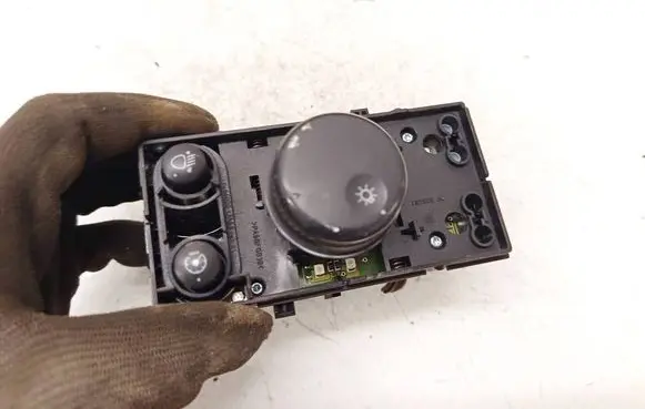Opel Astra H Light switch 13198926