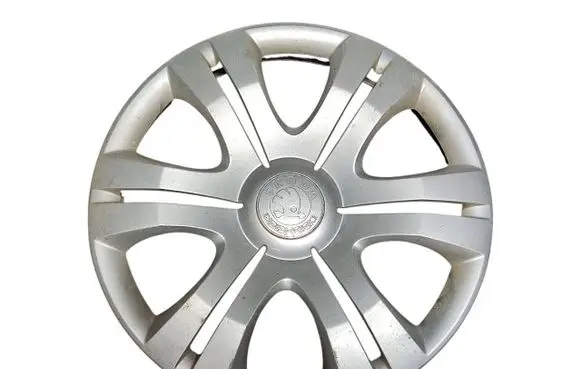 Skoda Fabia Mk2 (5J) R15 wheel hub/cap/trim 5J0601147H