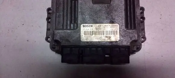 Renault Megane II Engine control unit/module 0281010769