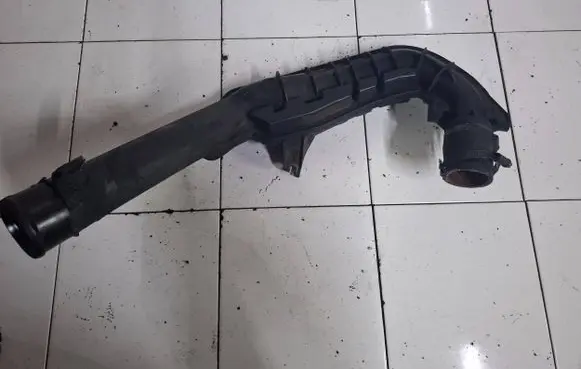 Ford Mondeo MK IV Intercooler hose/pipe 6g916k683a