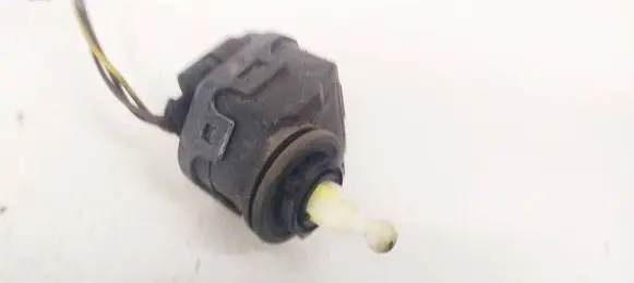 Headlight level adjustment motor