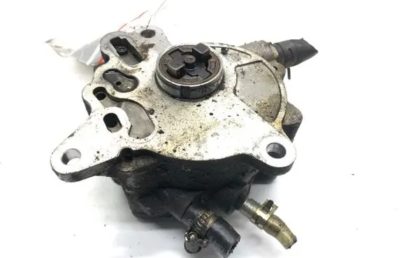 Mitsubishi Grandis Vacuum pump 03G145209
