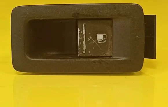 Volkswagen Touran I Fuel tank opening switch 1F0959527