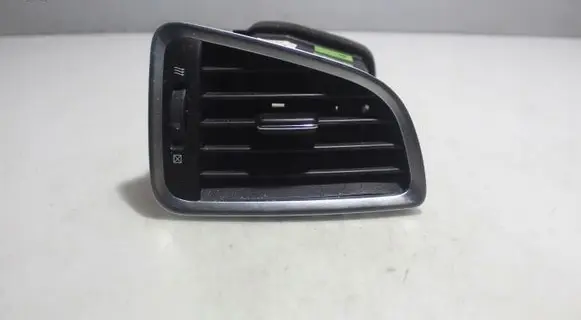 Suzuki SX4 S-Cross Dashboard side air vent grill/cover trim