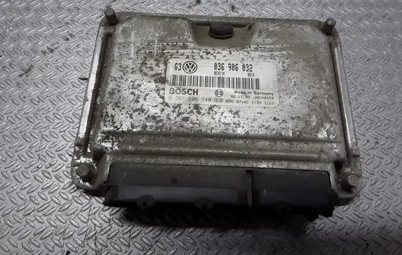 Volkswagen Golf IV Engine control unit/module 036906032 0261206140
