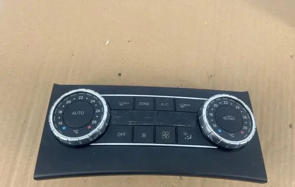 Mercedes-Benz C W204 Climate control unit A2049003803 SW261000
