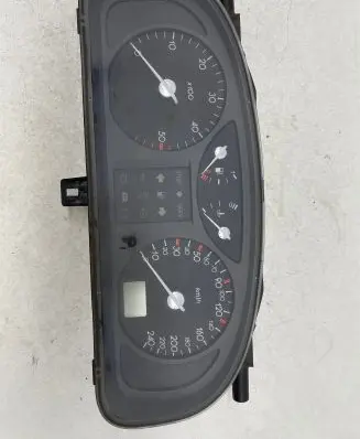 Renault Laguna II Speedometer (instrument cluster) 8200170297 501018550076 7J2UDG22