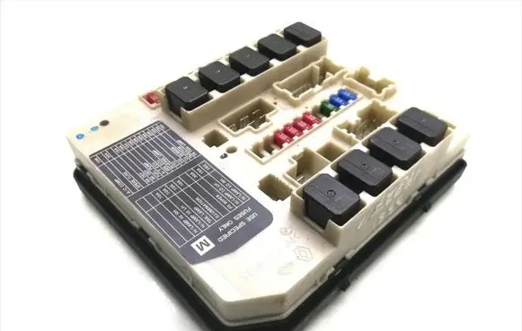 Nissan X-Trail T31 Fuse module