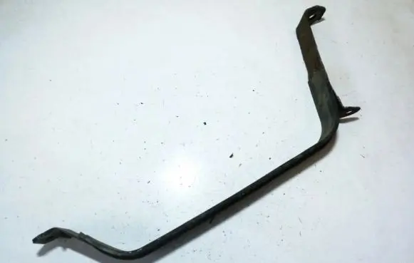 Fuel tank mounting bracket