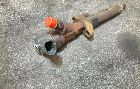 Renault Master II Fuel injector 0445110141