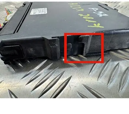 Toyota Hilux VIII Start/Stop control module 892600K071 2190013151
