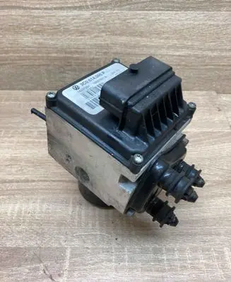 Volkswagen PASSAT B6 ABS Pump 3C0614095P 16027001A USED