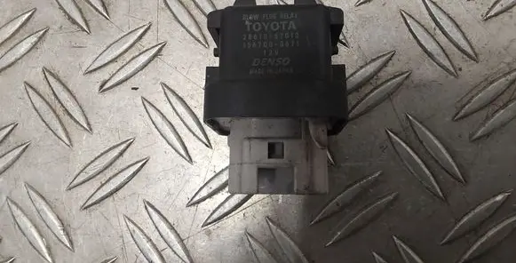 Toyota RAV 4 (XA40) Glow plug pre-heat relay 2861067010