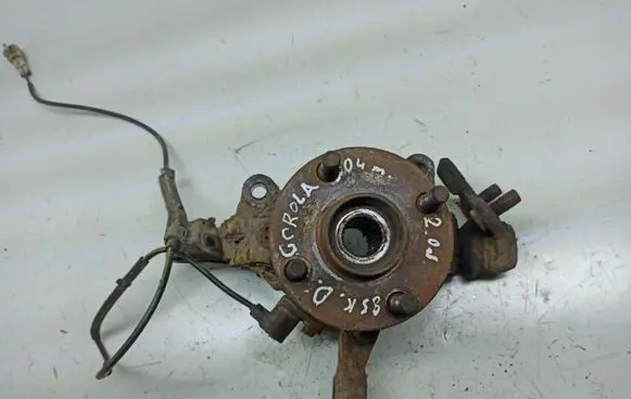 Toyota Corolla E120 E130 Front wheel hub