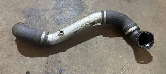 BMW X3 E83 Intercooler hose/pipe 11894413