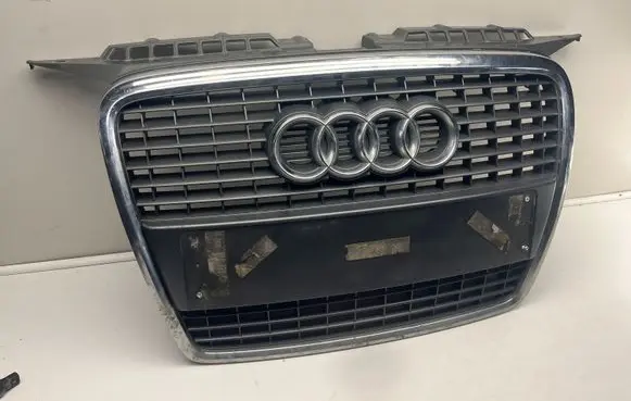 Audi A3 S3 8P Front bumper upper radiator grill