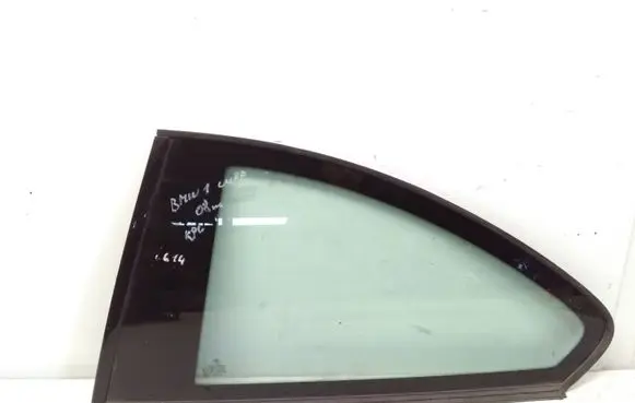 BMW 1 E82 E88 Rear side window