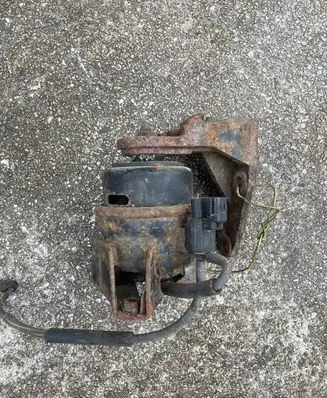 Hyundai Santa Fe Engine mount bracket