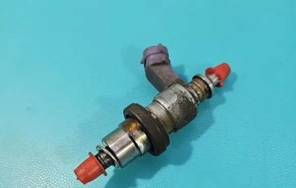 Toyota RAV 4 (XA40) Fuel injector 2371026012 IMPRK1568071