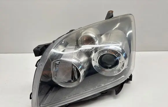 Toyota Avensis T250 Headlight/headlamp 8596724011