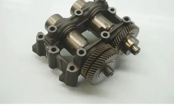 Nissan Qashqai Oil pump balance shaft 8200488527