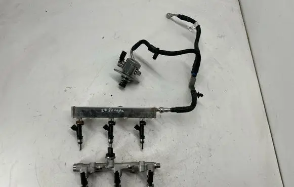Ford Escape IV Fuel injection system set P2GE9D376AA PV4E9H487AE PV4E9S441AB