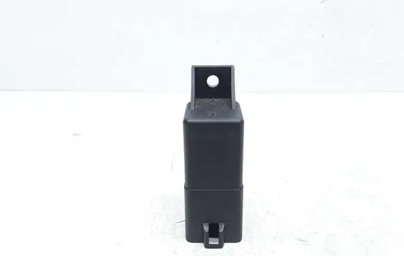 Volvo V60 Glow plug pre-heat relay 31342686 0281003047
