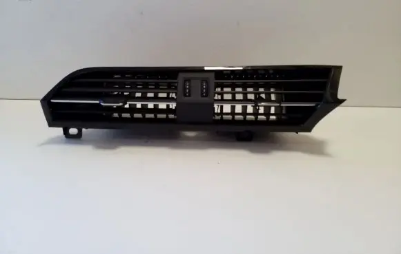 Audi Q3 F3 Dash center air vent grill 83C820903