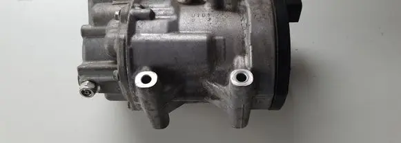 Toyota Prius (XW50) Air conditioning (A/C) compressor (pump)
