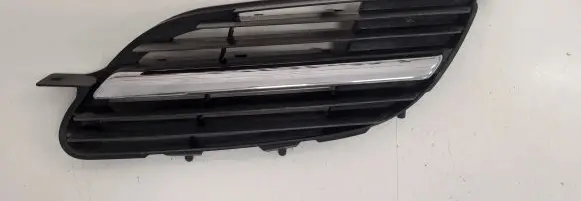 Nissan Almera Tino Front bumper lower grill 62330BU 62332BU 9381M010