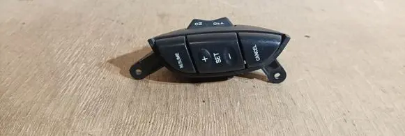 Jaguar S-Type Steering wheel buttons/switches XR8314K147AAW XR8314K147