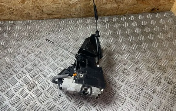 Mercedes-Benz B W245 Front door lock 1697302104 A1697600334 981474100