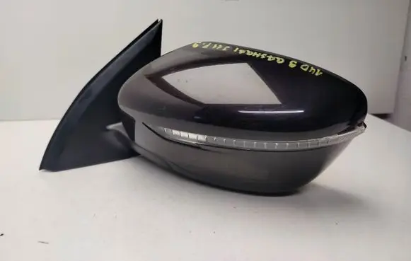 Nissan Qashqai Front door electric wing mirror 