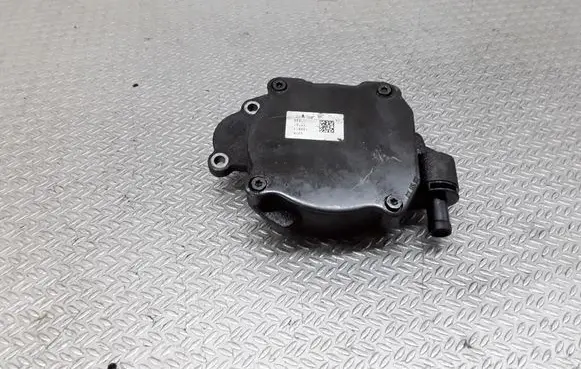Volkswagen Golf VI Vacuum pump 03L145112
