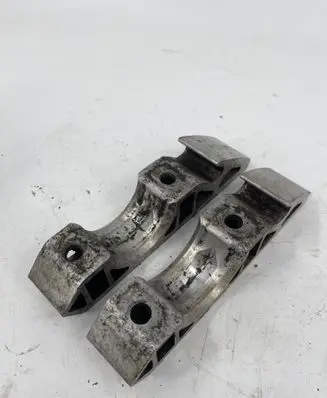Audi Q7 4L Sway bar bush bracket, front 7L0411063B 001023377 AW6082