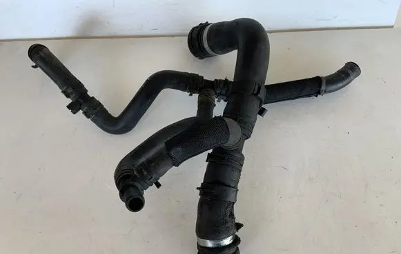 Audi Q7 4L Engine coolant pipe/hose 7L8121051H 7L8121070AE