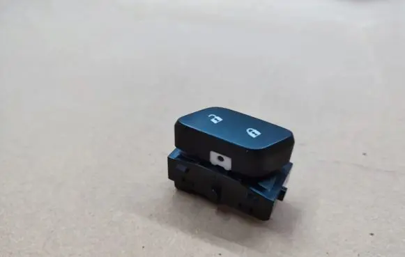Opel Astra K Central locking switch button 13437277
