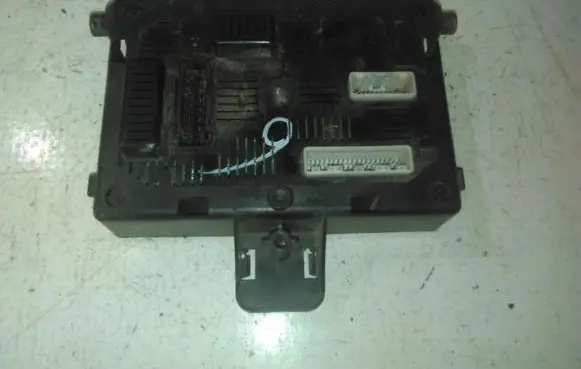 Renault Clio III Other control units/modules 8200383473a 21669390-7c