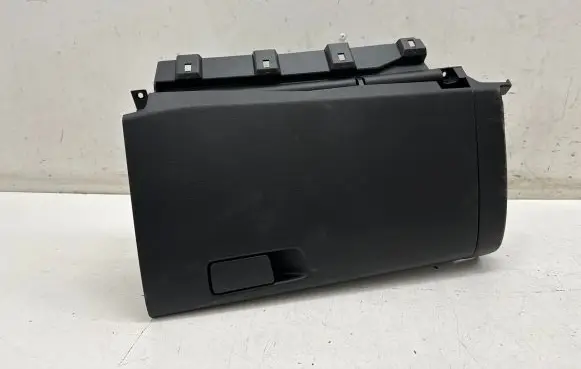 Nissan Qashqai J12 Glove box 685206UA0A