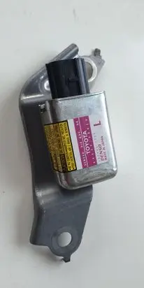 Lexus RX 330 - 350 - 400H Airbag deployment crash/impact sensor