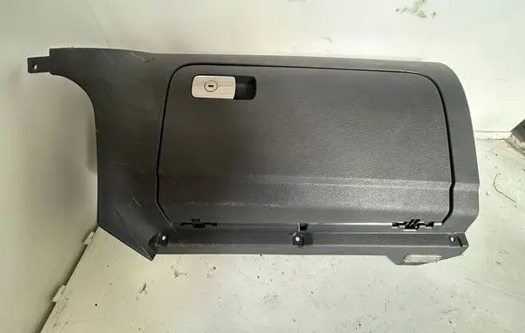 Volkswagen Golf V Glove box 1k1857290