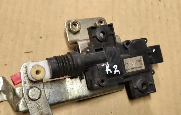 Chrysler PT Cruiser Central locking motor 05027198AD 04894069AB