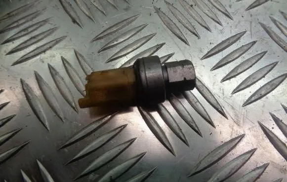 Peugeot 301 Air conditioning (A/C) pressure sensor 