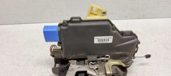 Volkswagen Polo IV 9N3 Front door lock 3B1837015AM