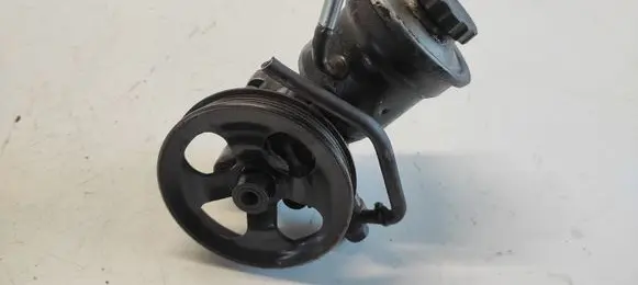 Toyota Yaris Power steering pump