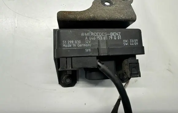 Mercedes-Benz C W203 Glow plug pre-heat relay A6461536579