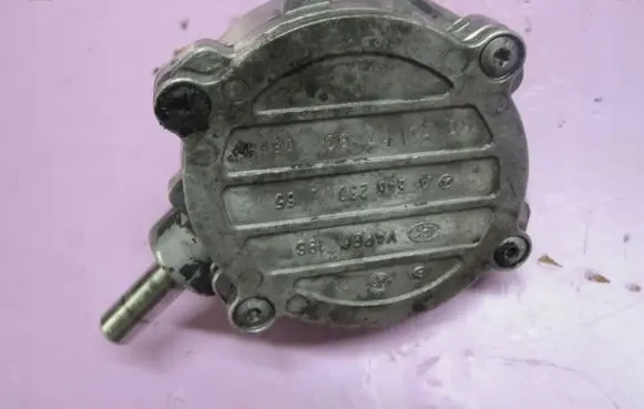 Mercedes-Benz C W203 Vacuum pump A6462300265