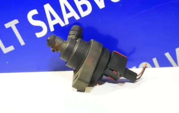 Engine mount vacuum valve