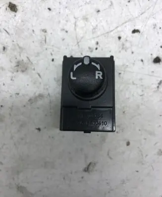 Mitsubishi Colt Wing mirror switch MN108084 A4518200410