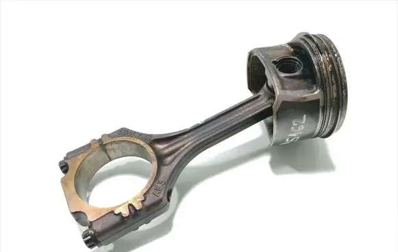Volkswagen Golf Plus Piston with connecting rod 